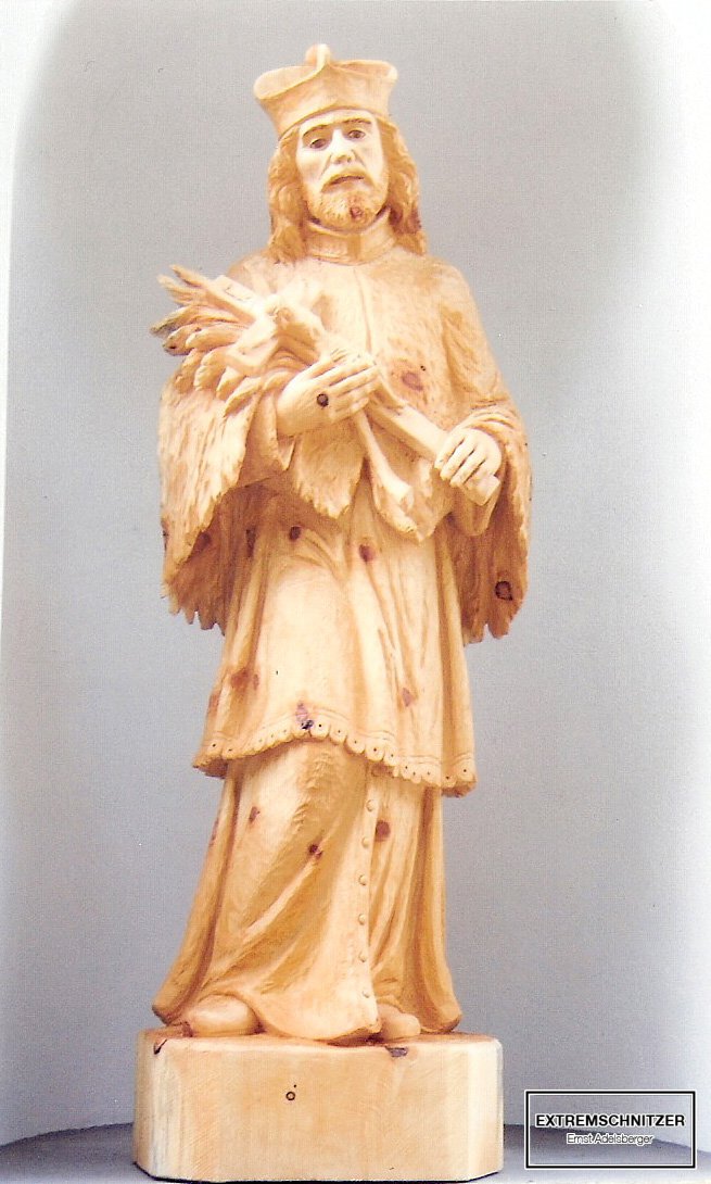 Holzfigur des heiligen Nepomuk.